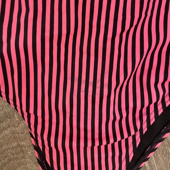 High cut one piece v cut with scoop back in hot pink stripes - Picture 4 of 5